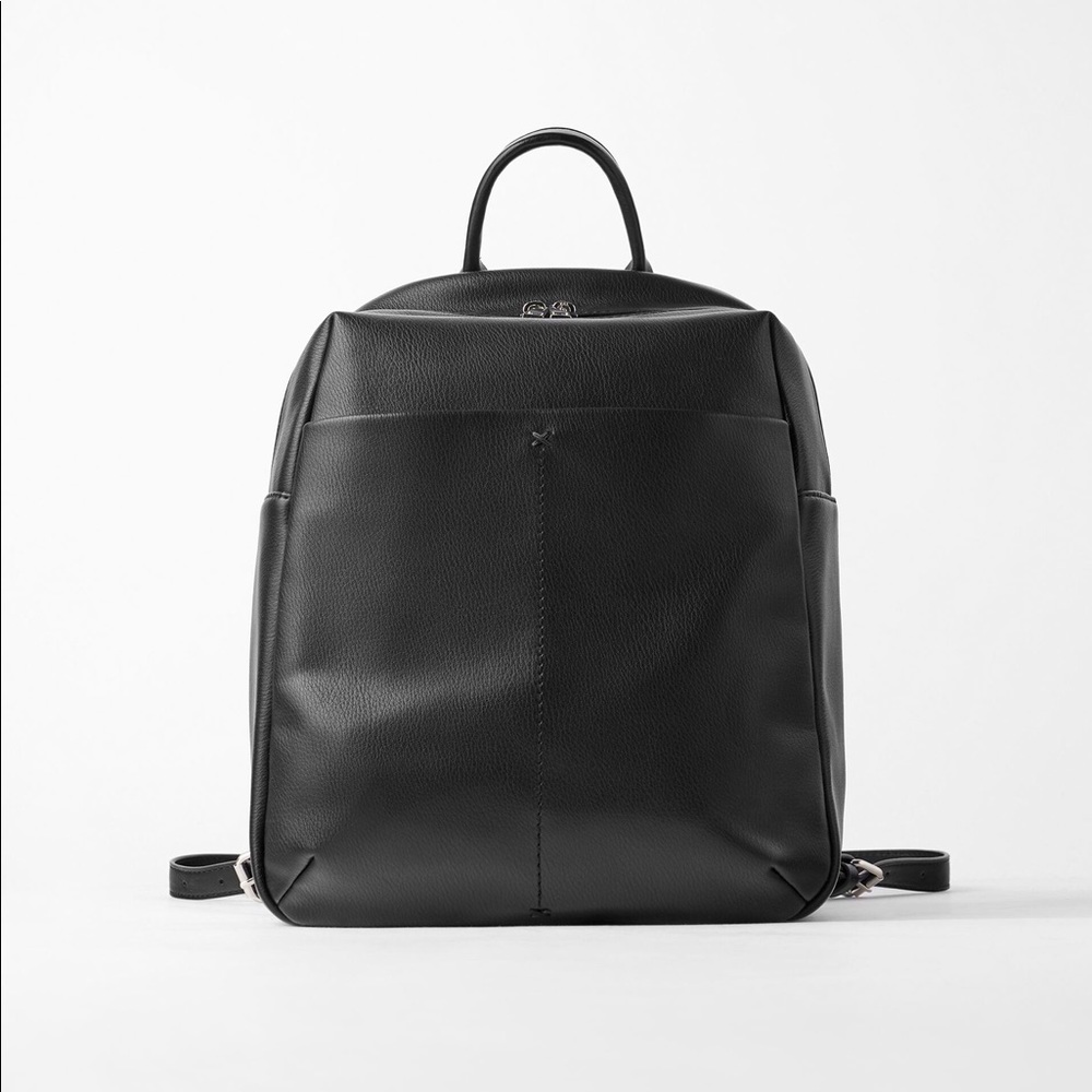 ZARA Basic Zipped Backpack